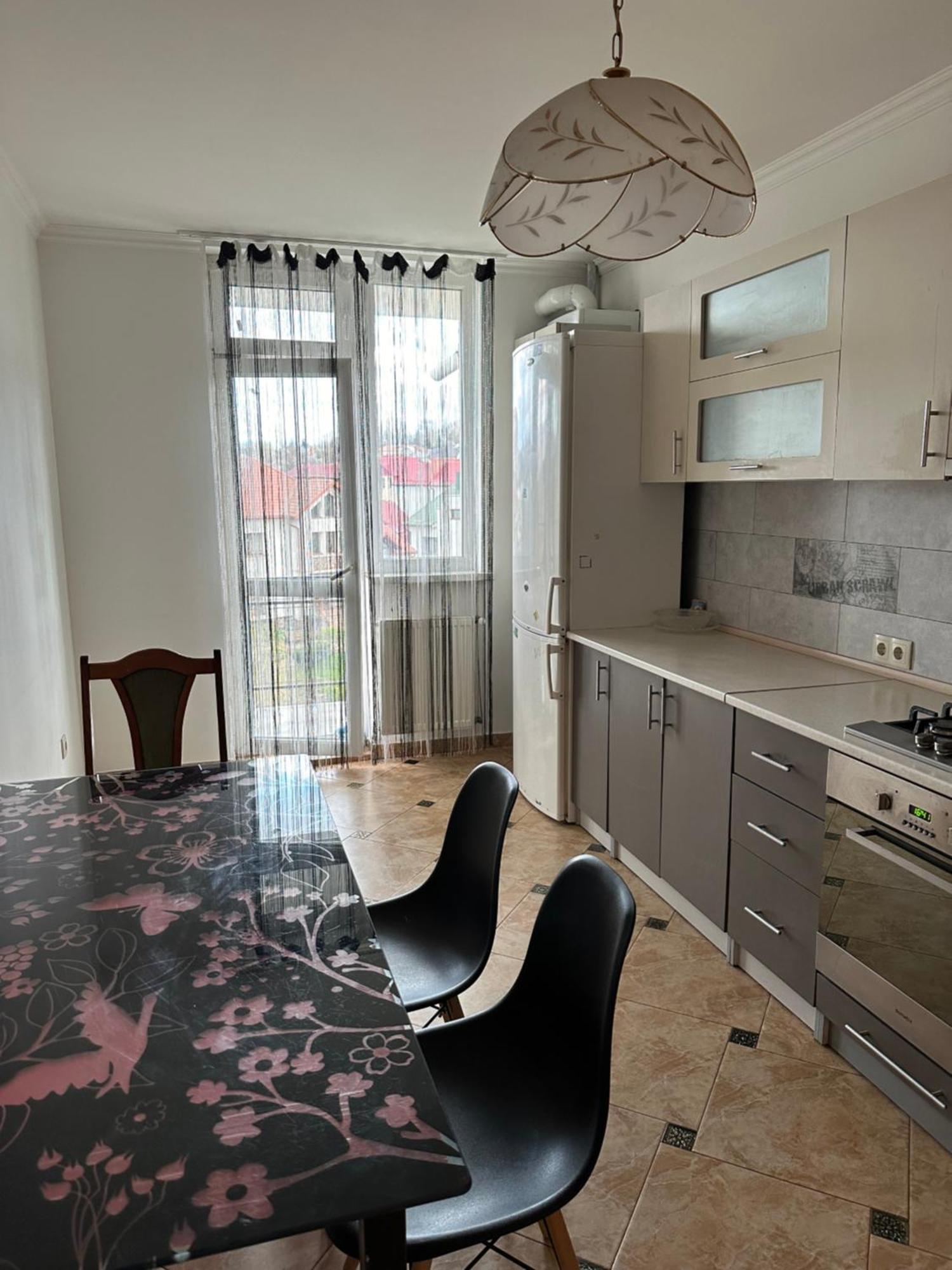 Апартаменти Біля Автовокзалу Ternopil Exteriér fotografie